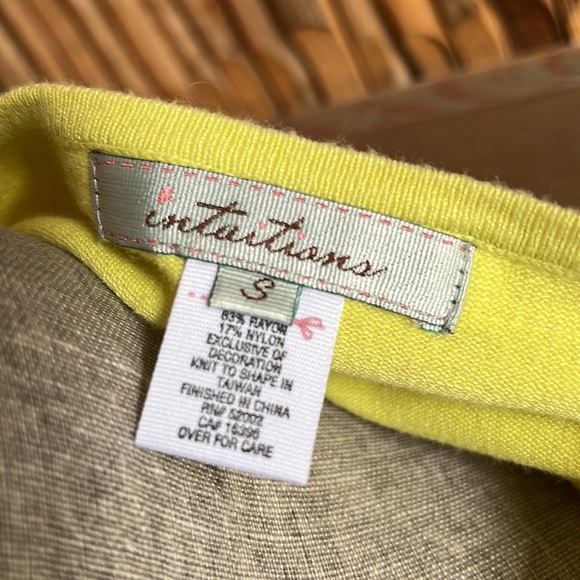 Dillard’s Intuitions Vintage Sweater, Size S, Velvet Trim, Faux Pearl Buttons - Picture 10 of 11